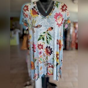 Johnny Was V Neck Tee, XS